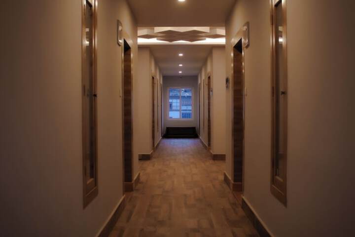 Ballroom/Hall 31 of 35