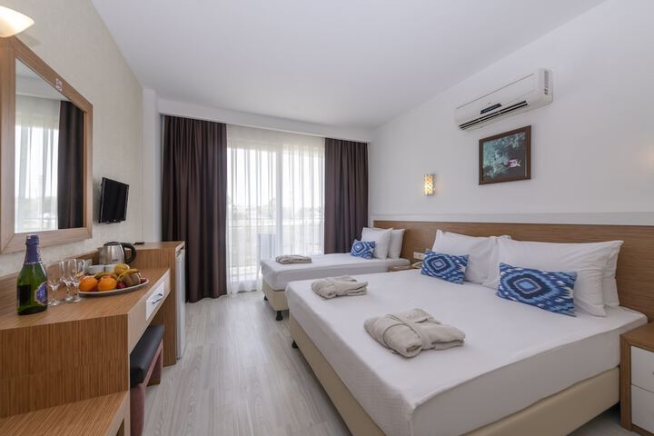 Room 6 of 42