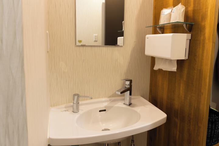 Room 29 of 58