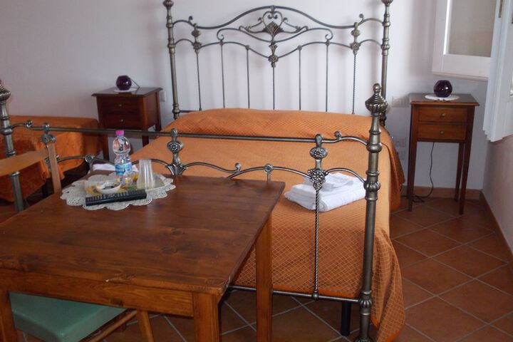 Room 10 of 46