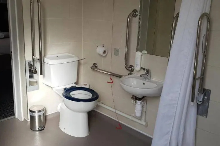 Room 8 of 21