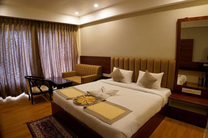 Room 8 of 15