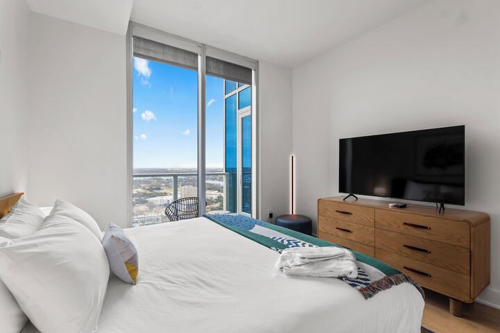 Room 102 of 860