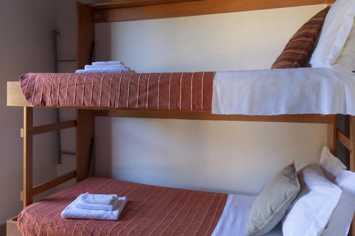 Room 6 of 24