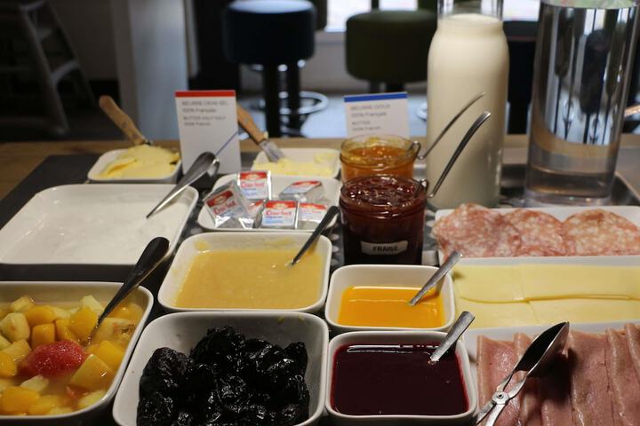 Breakfast/Coffee Service 46 of 66
