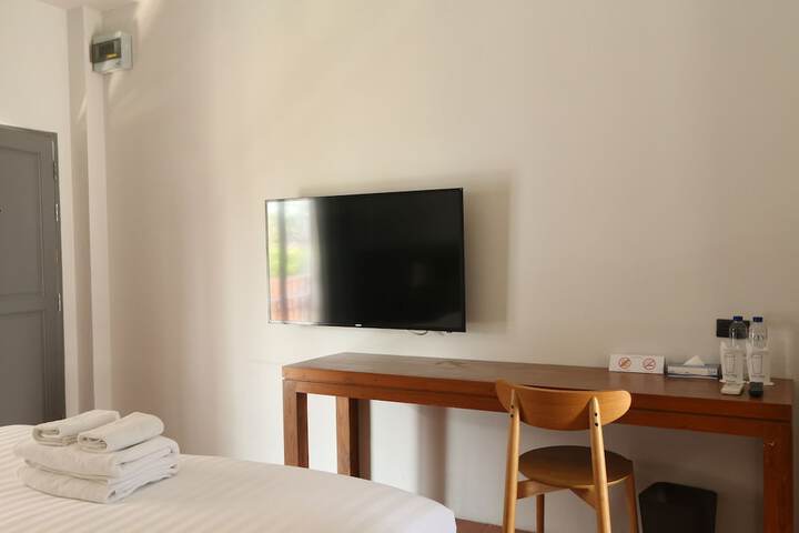 Room 16 of 38