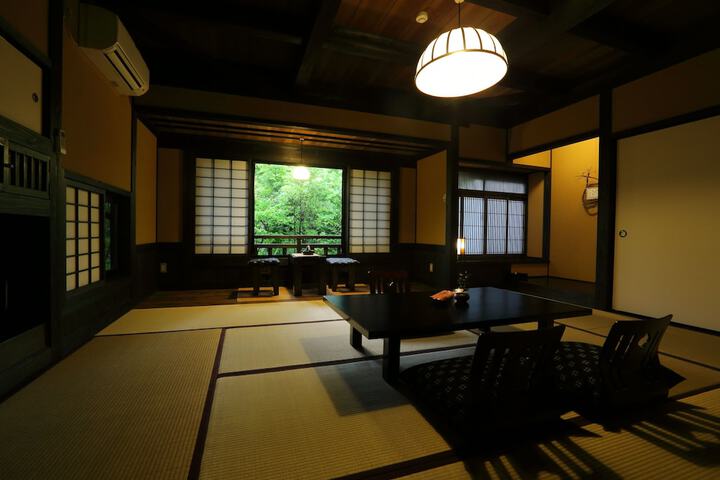 Room 5 of 44