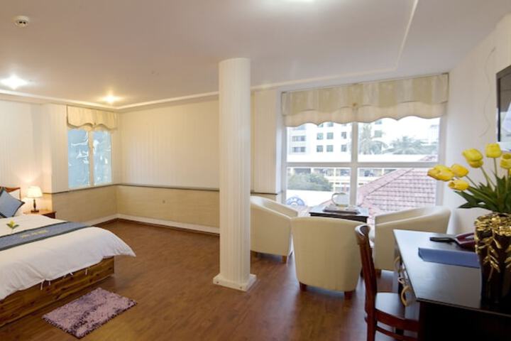 Room 10 of 21