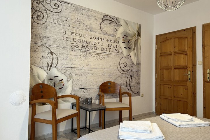 Room 27 of 146