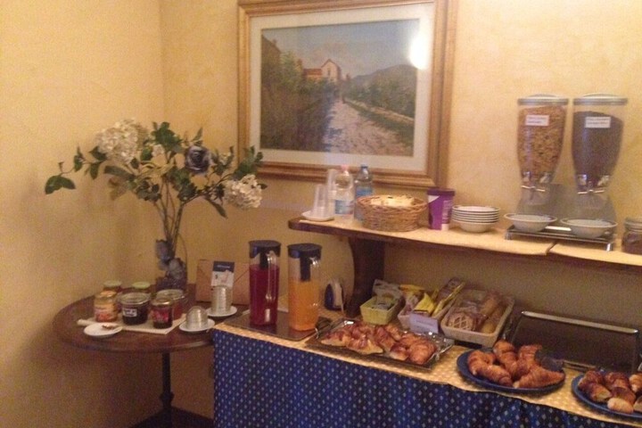 Breakfast/Coffee Service 89 of 142