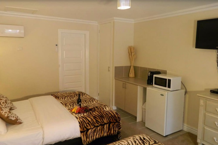 Room 15 of 43