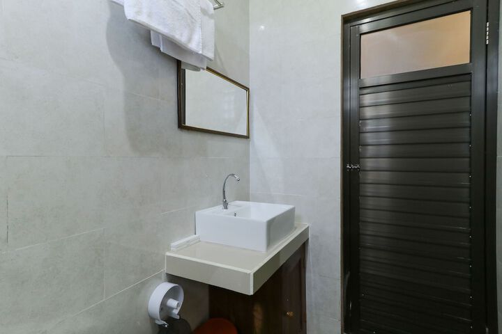 Room 15 of 34