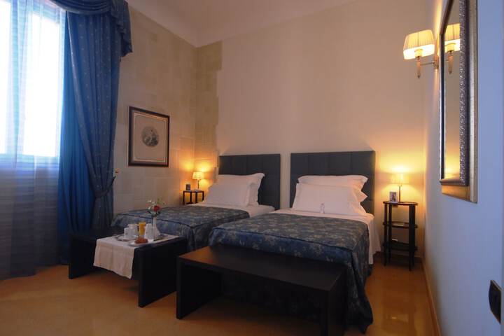Room 30 of 94