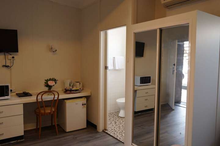 Room 29 of 34