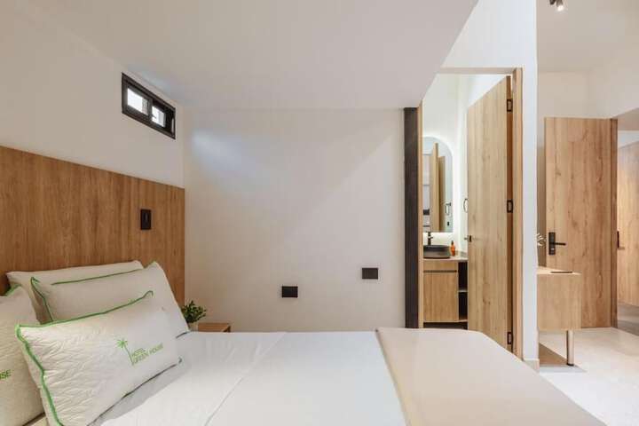 Room 36 of 91