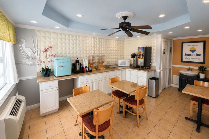 Breakfast area