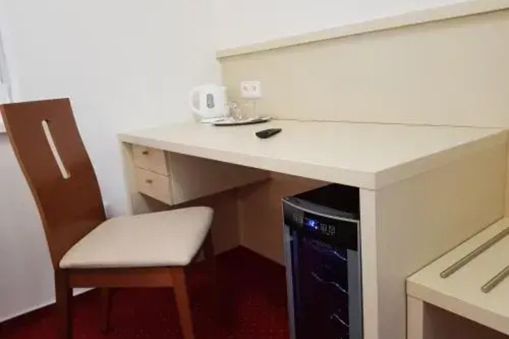 Room 27 of 27
