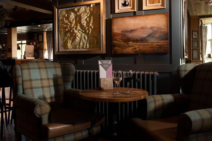Lobby lounge