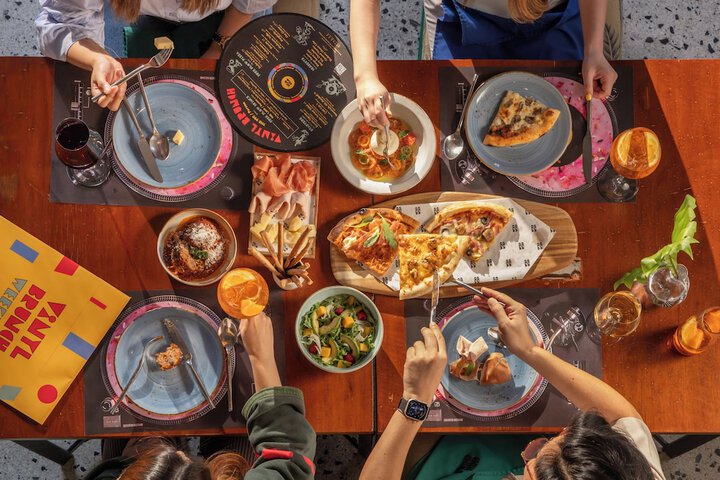 Dining 60 of 83