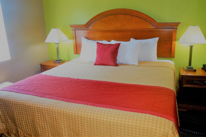 Room 18 of 37