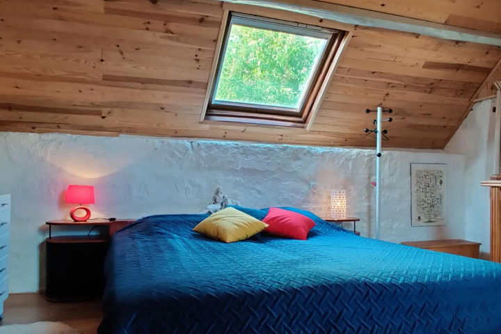 Room 4 of 20