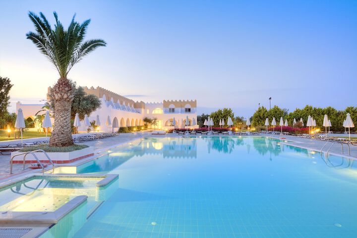 Hotel with Pool