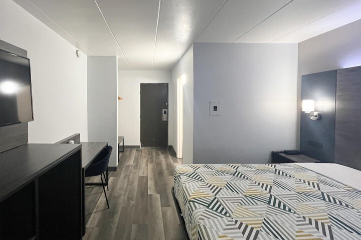 Room 14 of 30