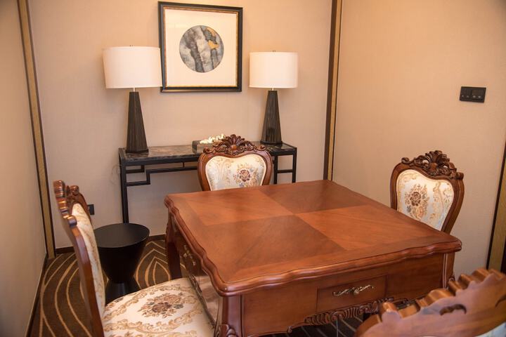 Room 12 of 162