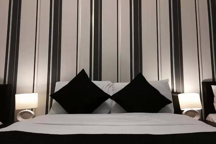 Room 4 of 29