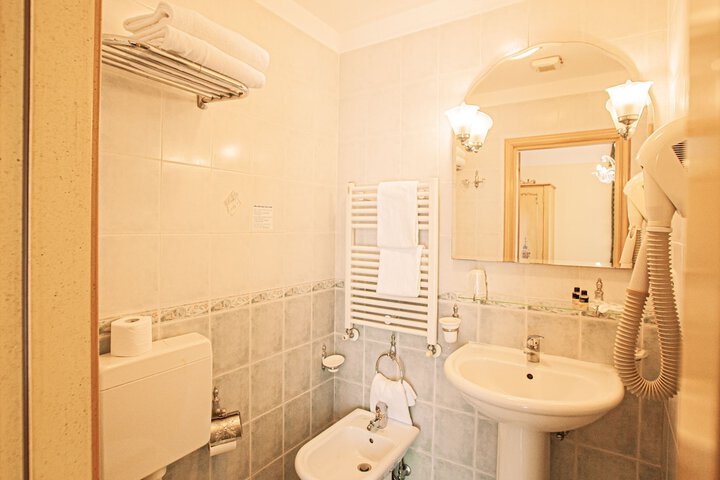 Clean Restrooms