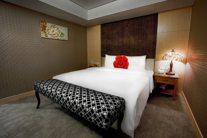 Room 13 of 38
