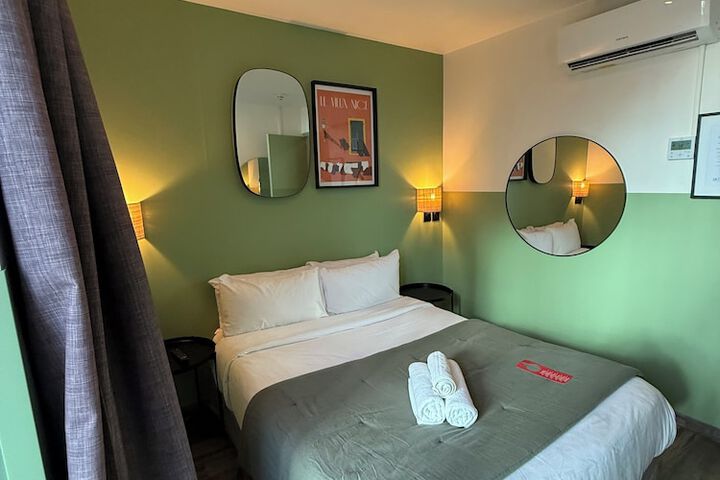 Room 55 of 76