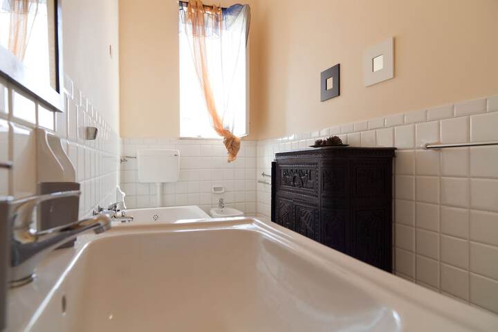 Room 15 of 28