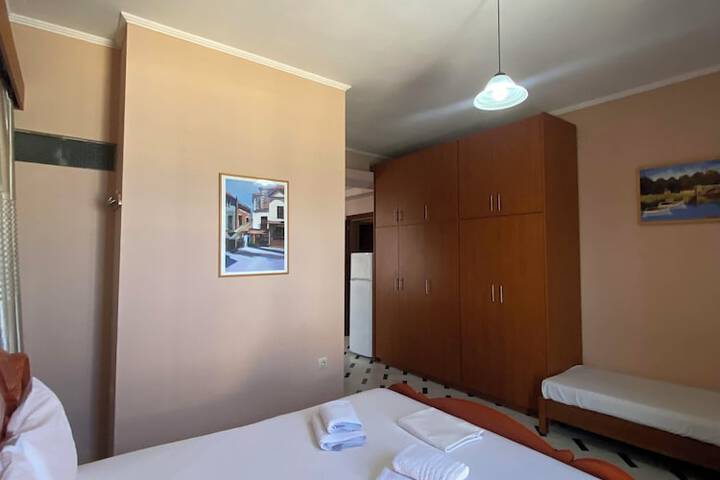 Room 8 of 75