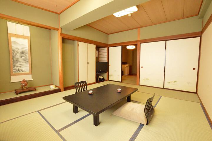 Room 9 of 46