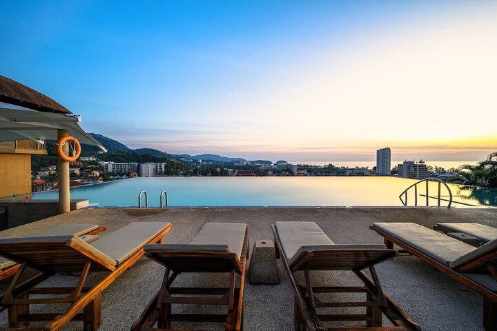 Pools & Facilities