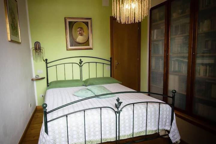 Room 6 of 17