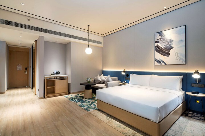 Room 18 of 49