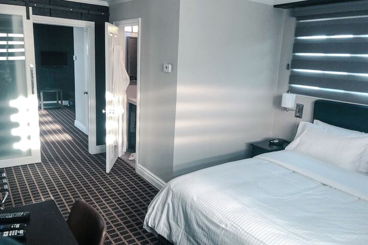Room 8 of 29