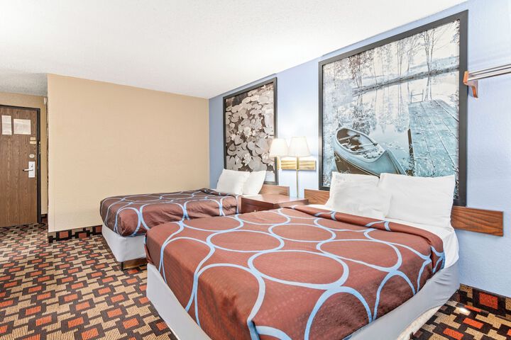 2 Double Beds (1 of 6)