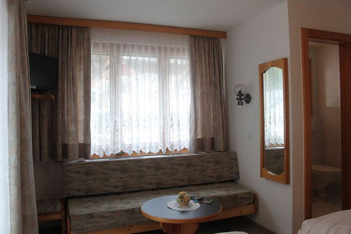 Room 9 of 41