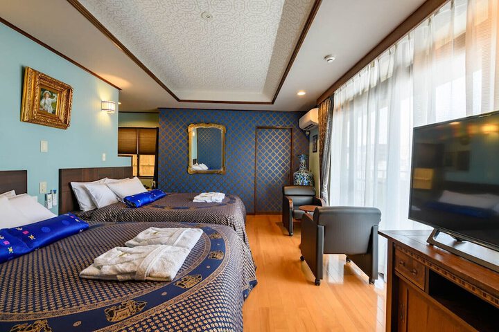 Room 16 of 22