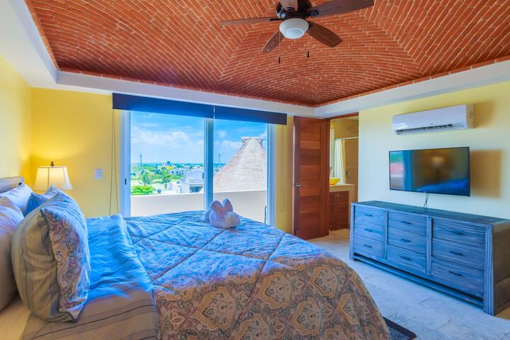 Room 3 of 12