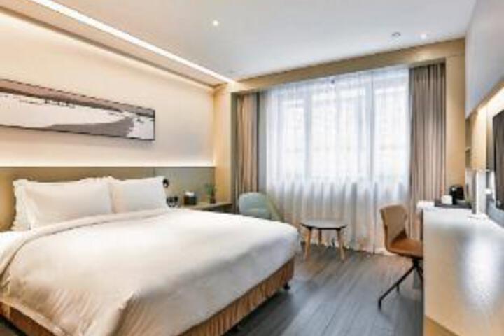 Room 21 of 23