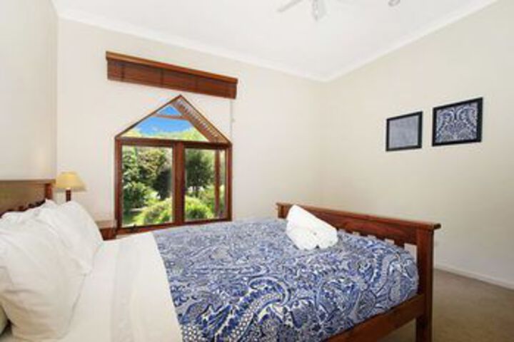 Room 7 of 16