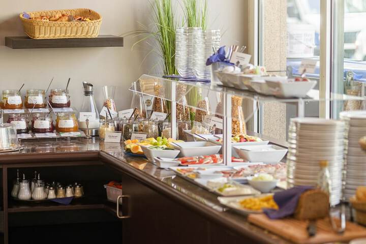 Breakfast/Coffee Service 47 of 69