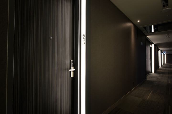 Ballroom/Hall 27 of 32