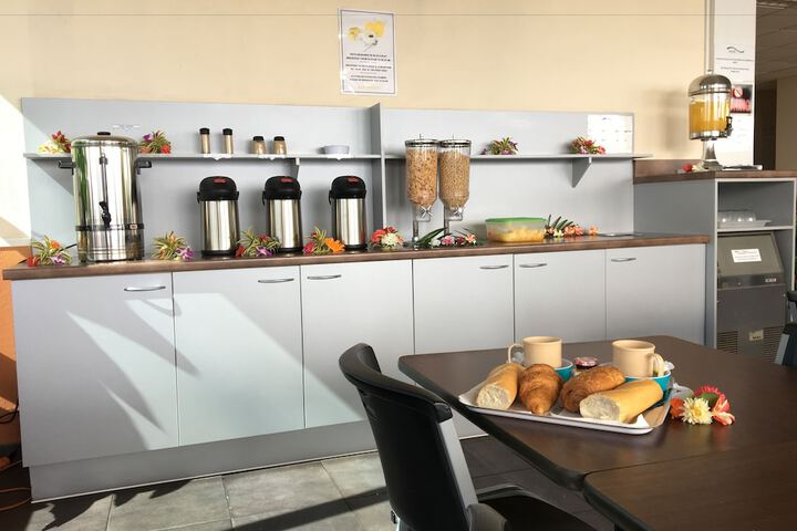 Breakfast/Coffee Service 30 of 54