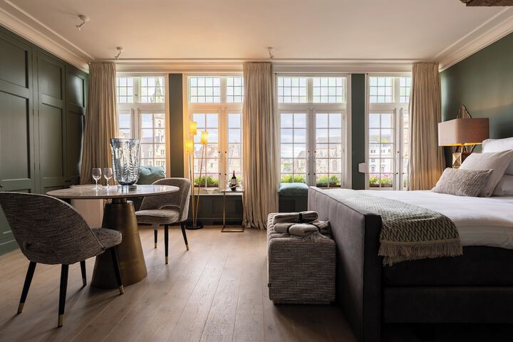 Room 4 of 25