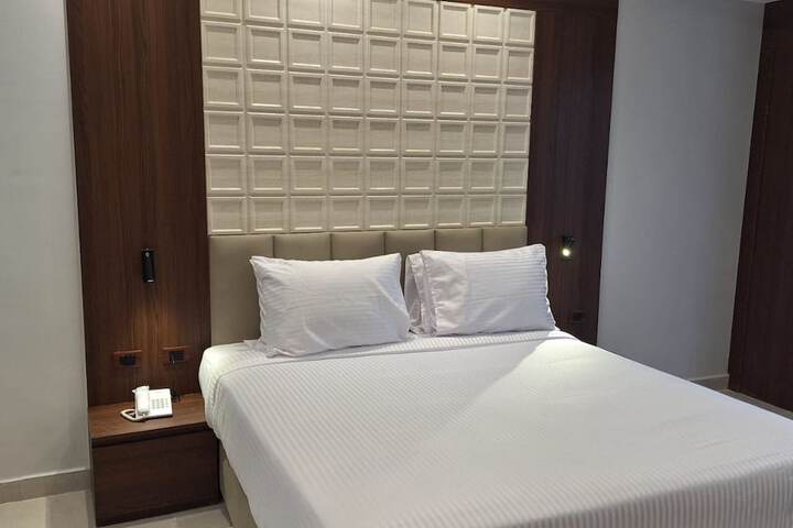 Room 33 of 63